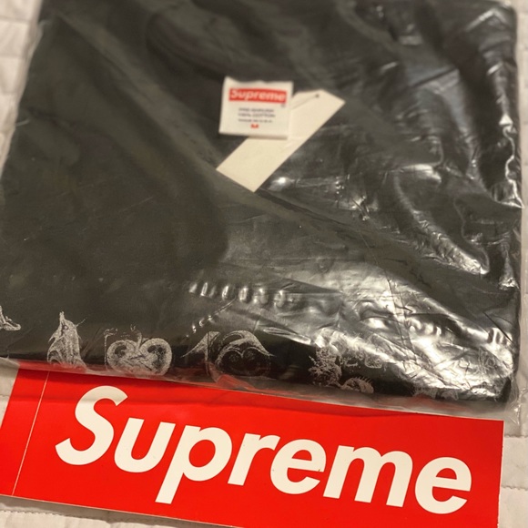 NWT Supreme Black Morph T Medium - Picture 4 of 6